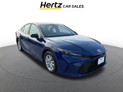 Used 2025 Toyota Camry LE image 1