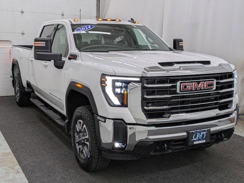 Used 2024 GMC Sierra 3500 SLE w/ SLE Value Package image 16