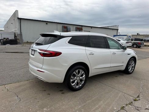 Used 2021 Buick Enclave Avenir w/ Avenir Technology Package AWD/4WD image 3