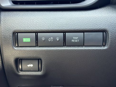 Used 2025 Nissan Sentra S FWD image 13