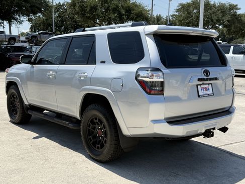 Used 2024 Toyota 4Runner SR5 Premium w/ Moonroof Package RWD image 7