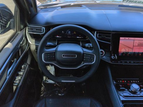 Used 2022 Jeep Wagoneer Series III w/ Premium Group I image 16