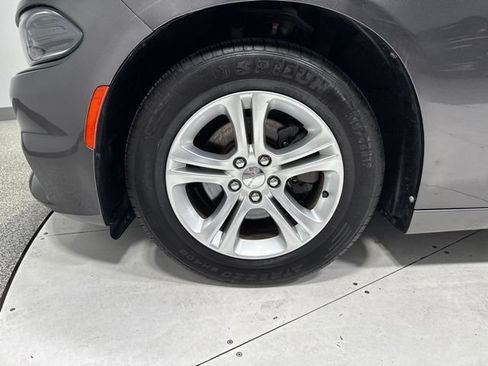 Used 2020 Dodge Charger SXT RWD image 6