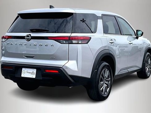 Certified 2025 Nissan Pathfinder S AWD/4WD image 5