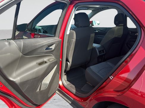 Used 2023 Chevrolet Equinox LT FWD image 34