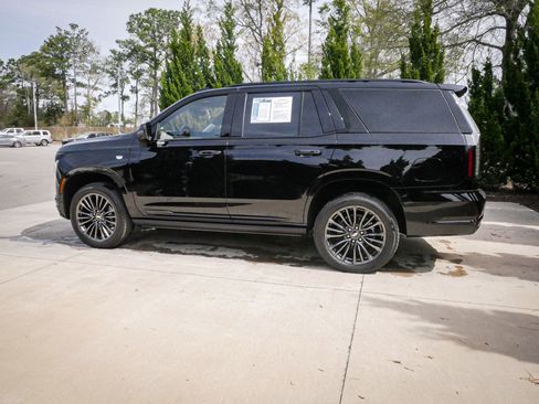 Used 2026 Cadillac Escalade Platinum Sport w/ LPO, Floor Liner Package AWD/4WD image 7