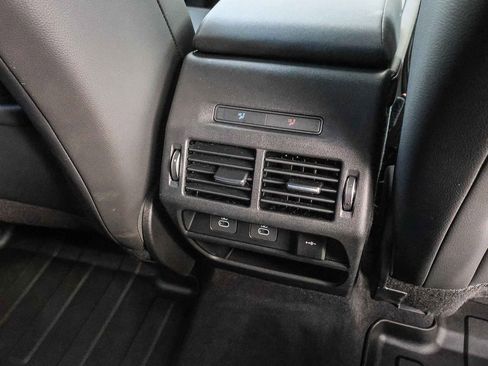 Used 2025 Land Rover Discovery Sport S image 21