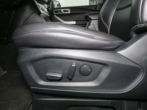 Used 2023 Ford Explorer XLT w/ Equipment Group 202A AWD/4WD image 37