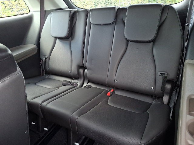 Used 2026 Kia Carnival FWD image 11