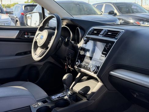 Used 2018 Subaru Outback 2.5i Premium image 32