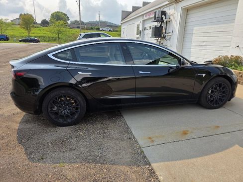 Used 2018 Tesla Model 3 Long Range AWD/4WD image 4