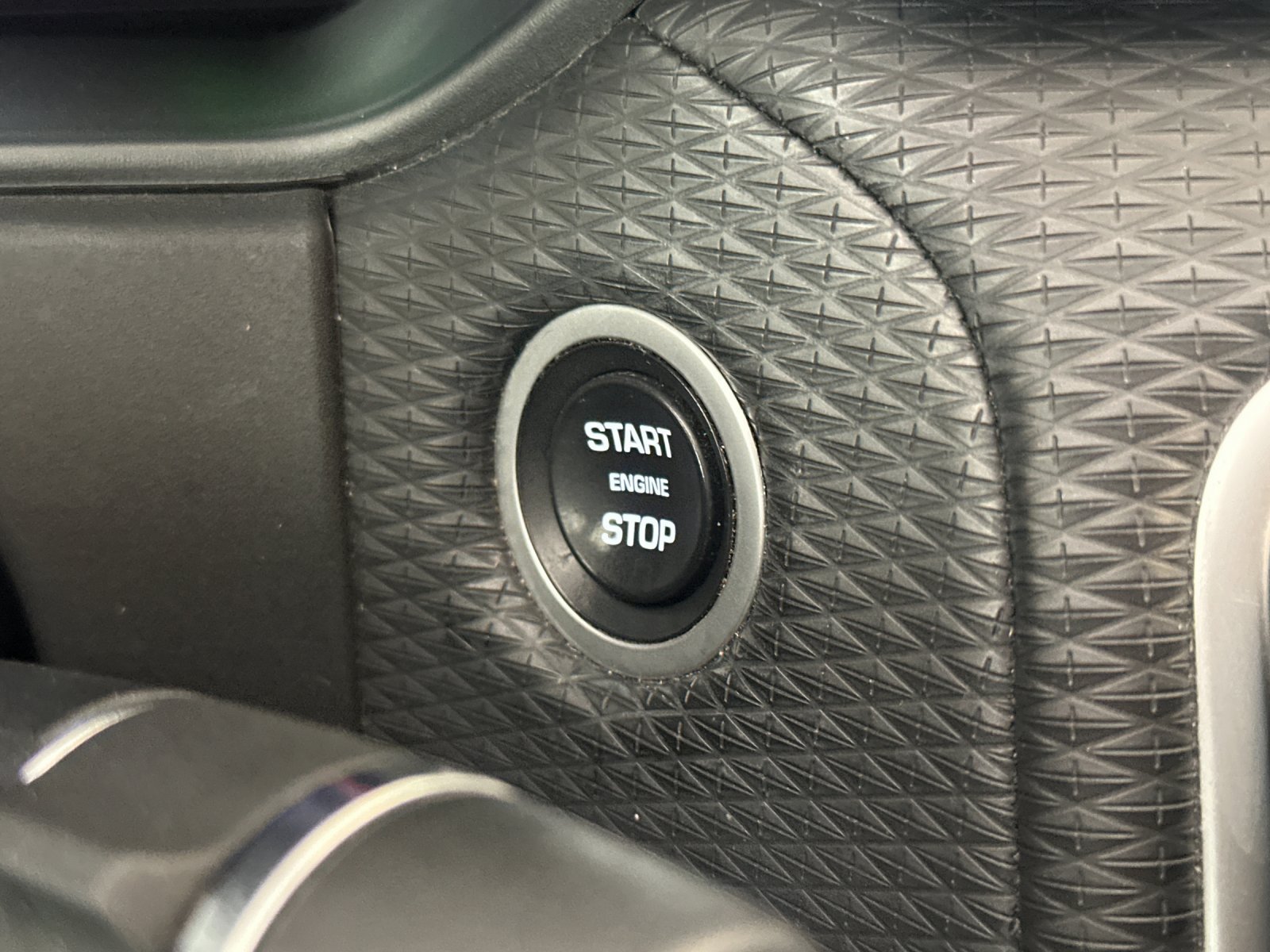 Used 2019 Land Rover Range Rover Velar S AWD/4WD image 21