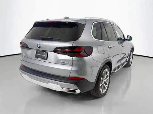 Used 2025 BMW X5 xDrive50e image 25