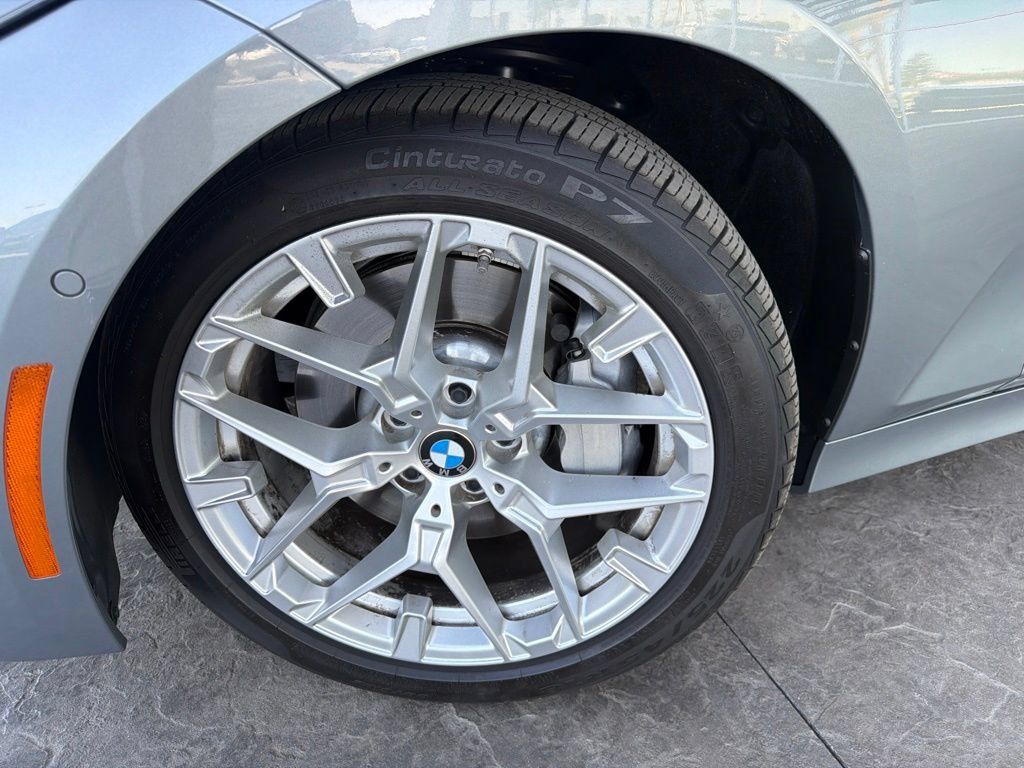 Used 2025 BMW 330i Sedan w/ Premium Package RWD image 5