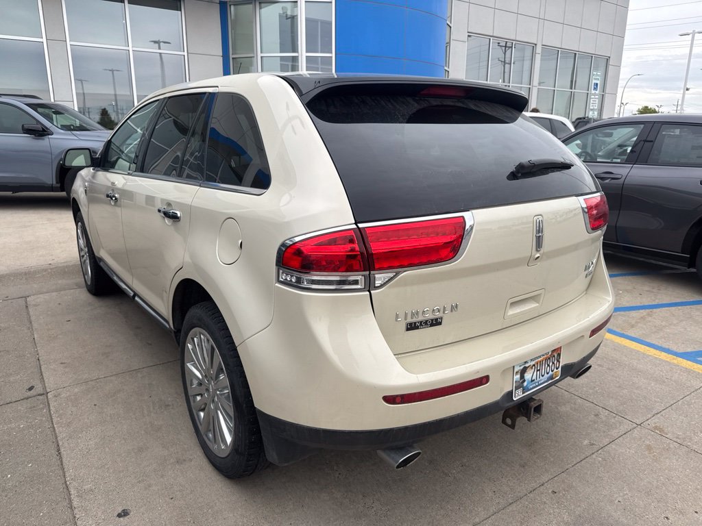 Used 2015 Lincoln MKX AWD w/ Equipment Group 101A image 3