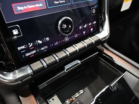 New 2026 GMC Yukon XL Denali w/ Denali Reserve Package AWD/4WD image 21