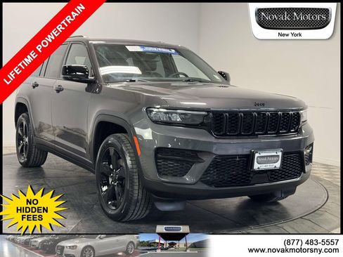 Used 2023 Jeep Grand Cherokee Altitude AWD/4WD image 1