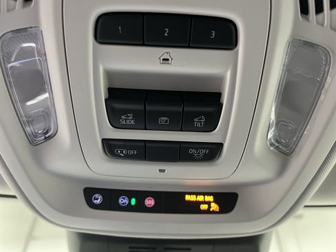 Certified 2024 Buick Envision Avenir image 30