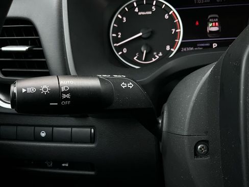 Used 2025 Nissan Rogue SV image 35