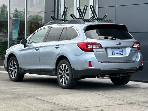 Used 2015 Subaru Outback 2.5i Limited AWD/4WD image 5