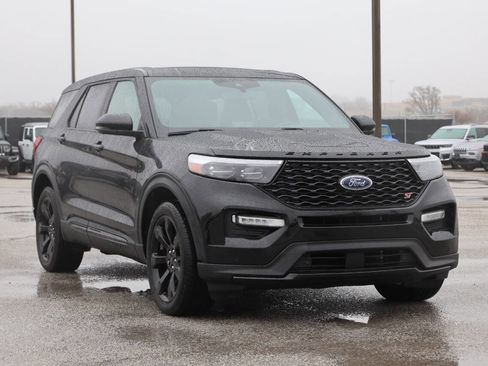 Used 2021 Ford Explorer ST w/ Equipment Group 401A image 4