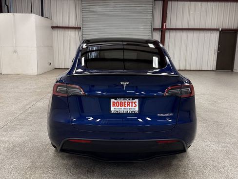 Used 2023 Tesla Model Y Performance image 18