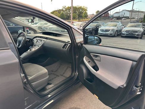 Used 2013 Toyota Prius Two w/ Preferred Accessory Pkg FWD image 25