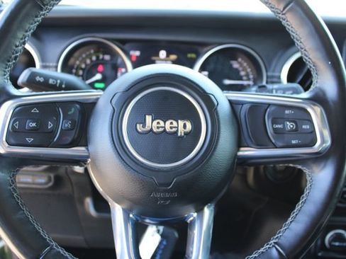 Used 2023 Jeep Wrangler Unlimited Sahara w/ Cold Weather Group AWD/4WD image 17