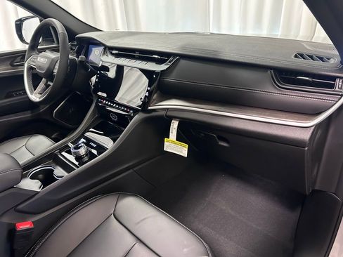 New 2026 Jeep Grand Cherokee Limited AWD/4WD image 24