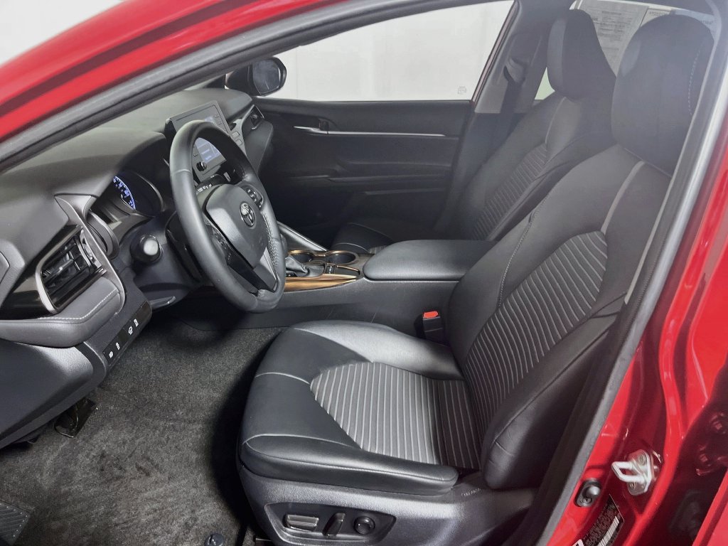 Used 2023 Toyota Camry SE w/ Convenience Package FWD image 11