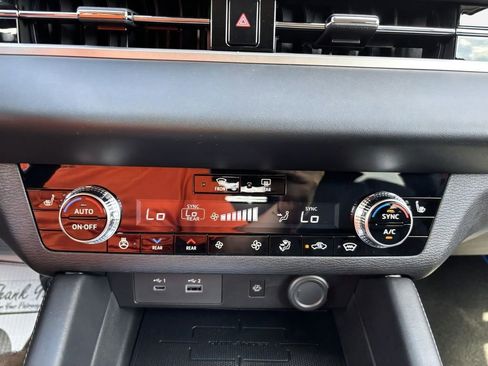 New 2025 Mitsubishi Outlander SEL AWD/4WD image 17