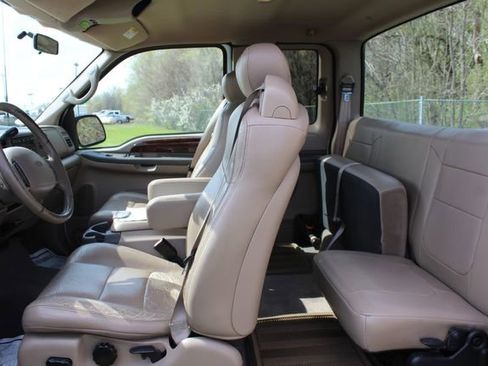 Used 2001 Ford F350 Lariat image 22