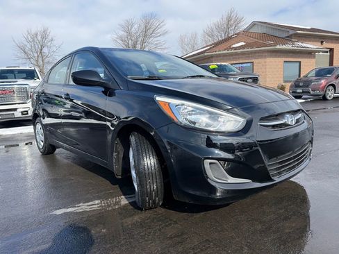 Used 2015 Hyundai Accent GLS image 3