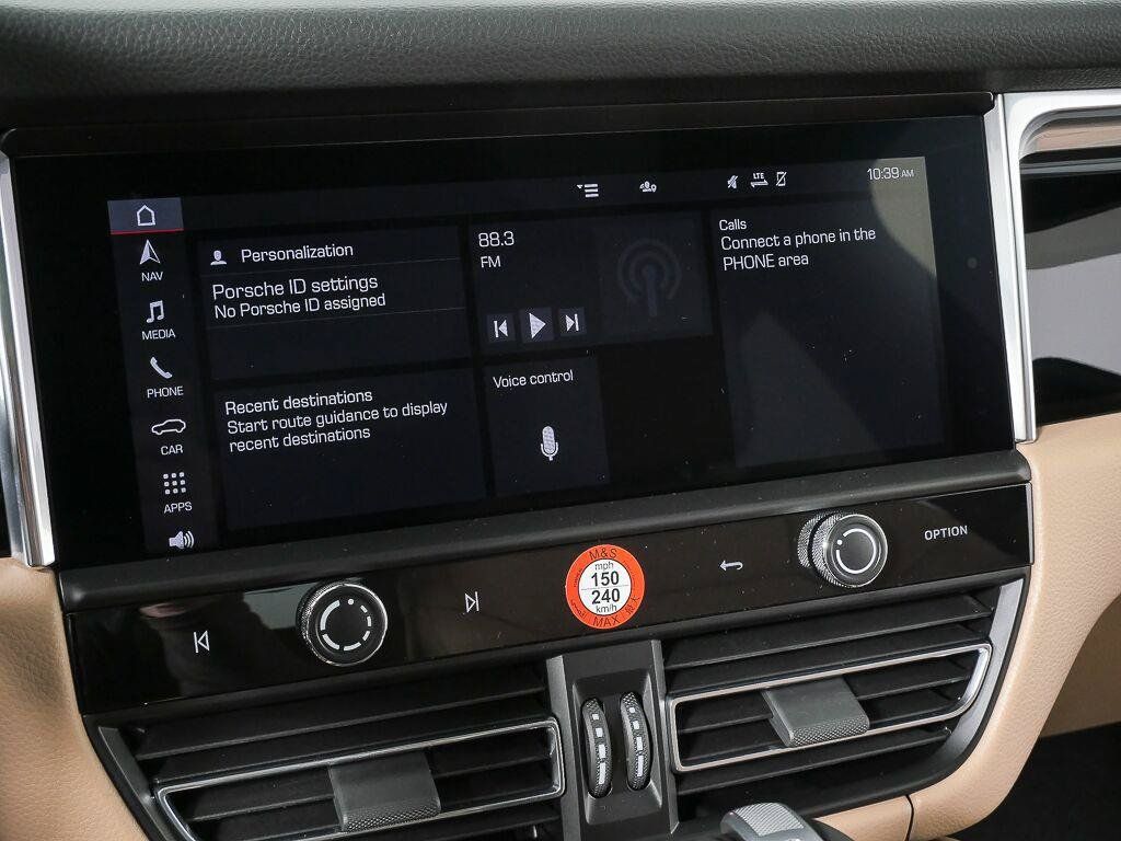 Certified 2026 Porsche Macan AWD/4WD image 13