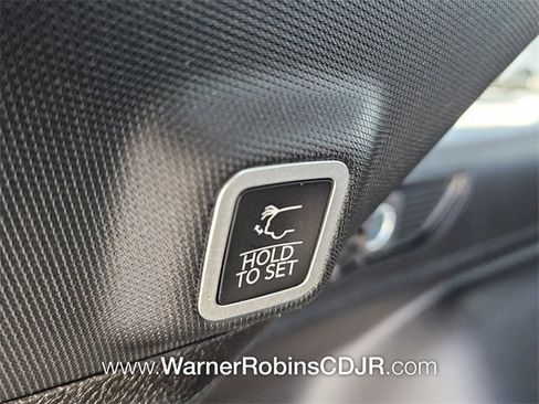 New 2025 Jeep Grand Cherokee Limited w/ Luxury Tech Group II image 13