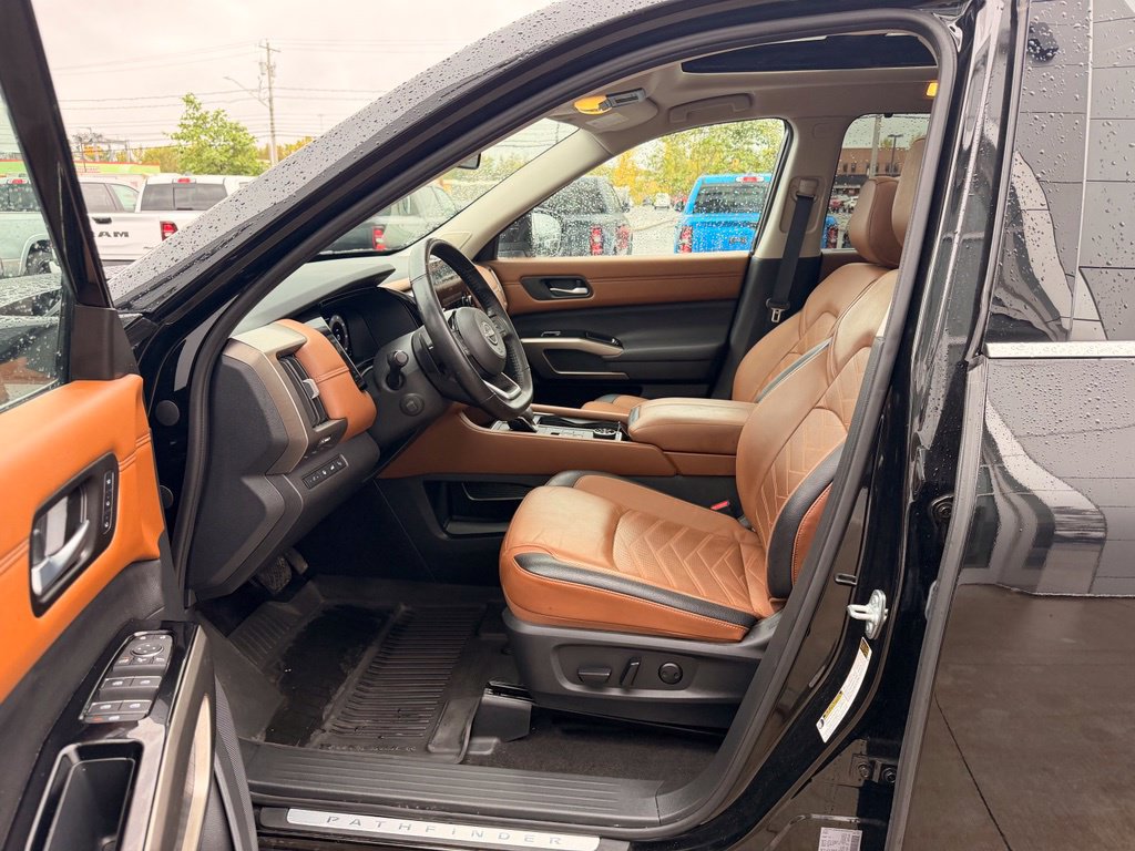 Used 2024 Nissan Pathfinder Platinum AWD/4WD image 20