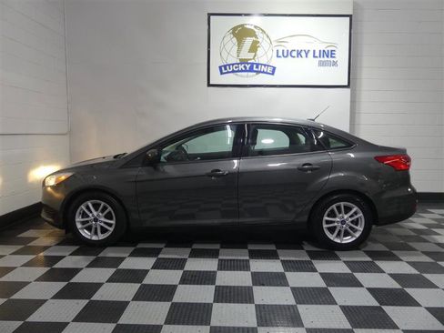 Used 2018 Ford Focus SE FWD image 7