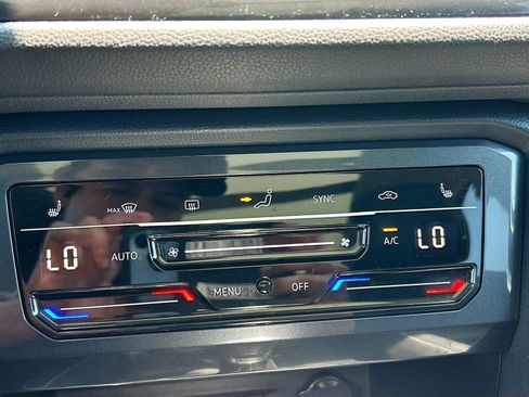 Used 2023 Volkswagen Tiguan SE w/ Panoramic Sunroof Package FWD image 35