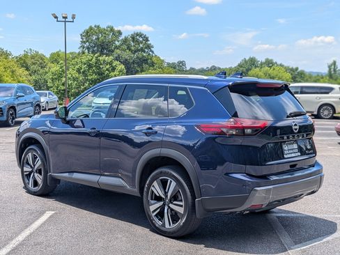 Used 2025 Nissan Rogue SL w/ Tech Package AWD/4WD image 7
