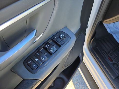 Used 2019 RAM 1500 Big Horn image 19