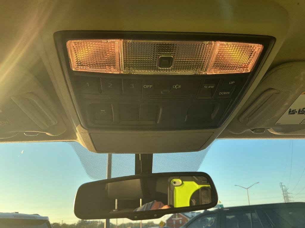 Used 2018 Toyota 4Runner SR5 Premium RWD image 19