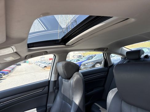 Used 2018 Honda Accord Touring image 28