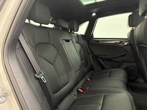 Used 2026 Porsche Macan AWD/4WD image 31