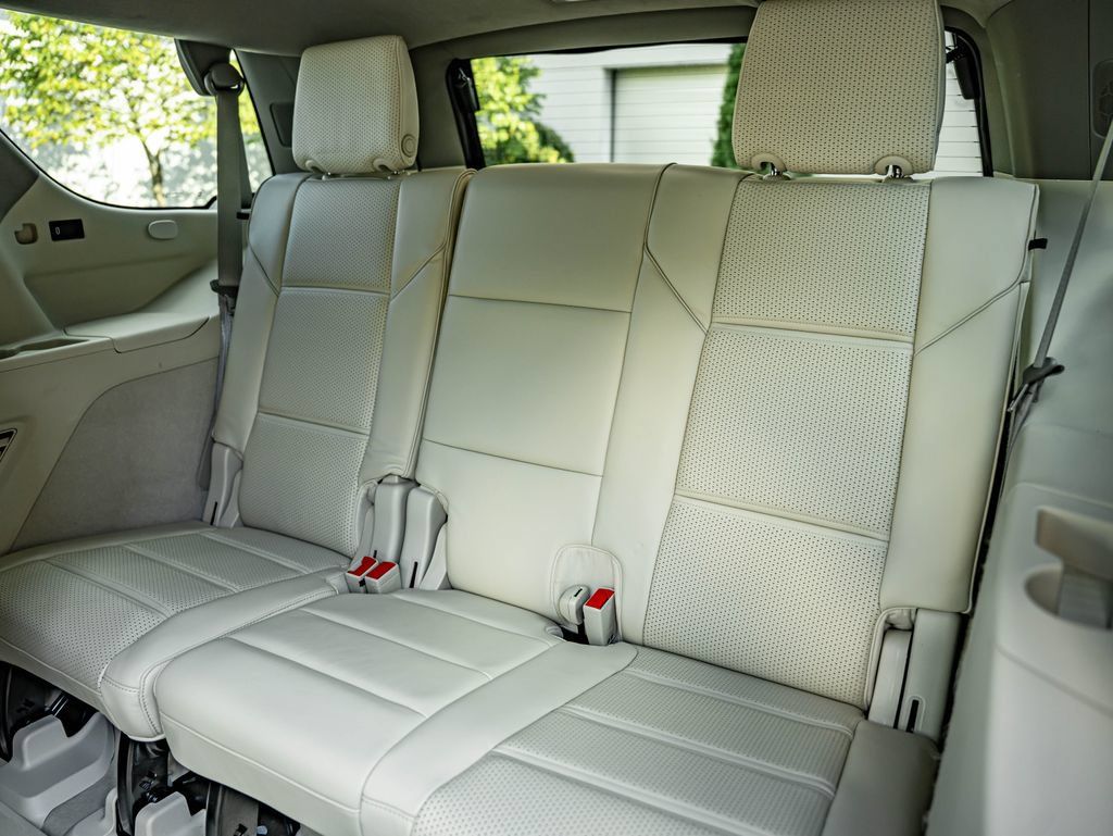 Used 2021 Cadillac Escalade Premium Luxury Platinum w/ Heavy-Duty Trailer Package AWD/4WD image 40