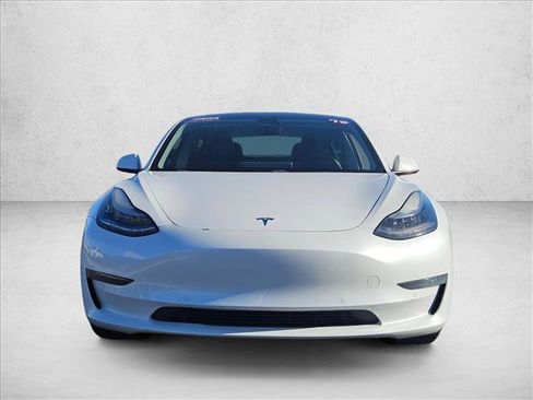 Used 2019 Tesla Model 3 Standard Range image 3