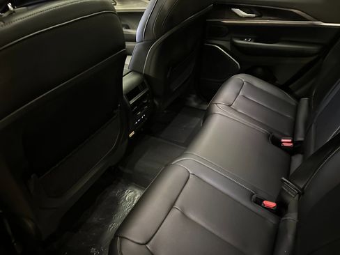 New 2026 Jeep Grand Cherokee Limited RWD image 11