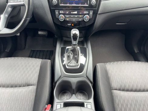 Used 2020 Nissan Rogue SV AWD/4WD image 9