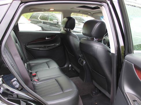 Used 2017 INFINITI QX50 AWD w/ Premium Plus Package image 27