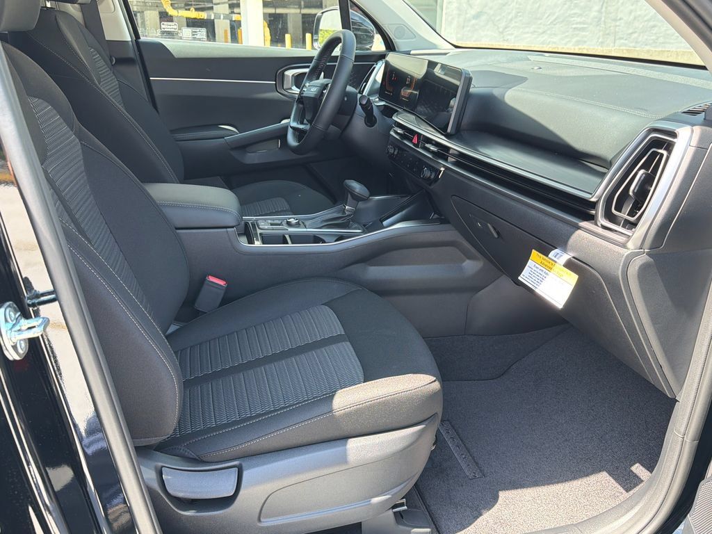 New 2026 Kia Sorento LX FWD image 10