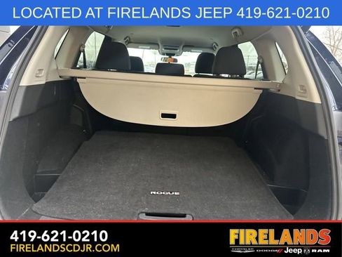 Used 2024 Nissan Rogue SV image 9